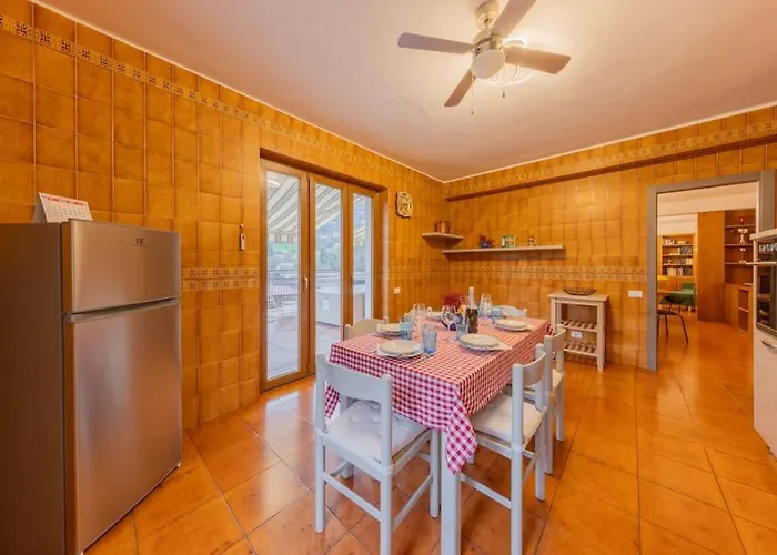 Apartment La Terrazza Sui Monti Castiglione dʼIntelvi