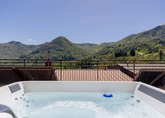 Lägenhet La Terrazza Sui Monti Castiglione dʼIntelvi